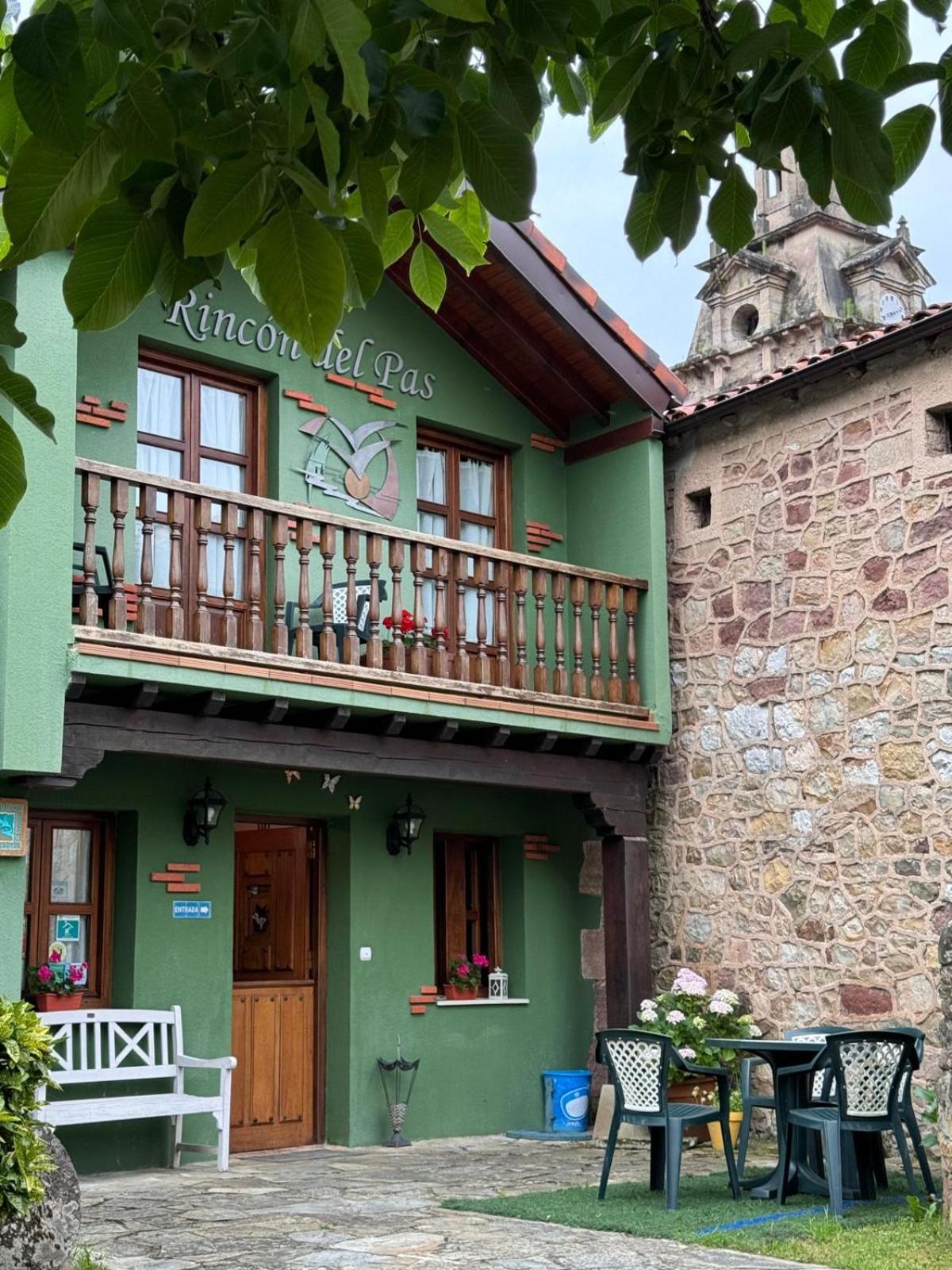 Posada Rincon Del Pas Puente Viesgo Bagian luar foto