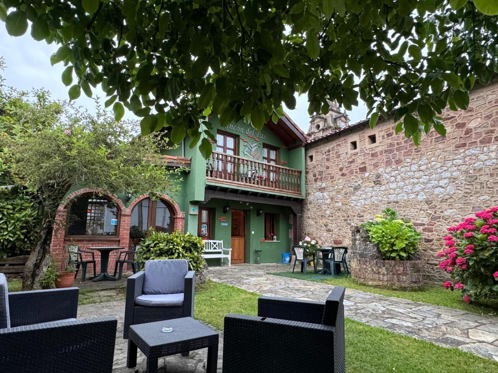 Posada Rincon Del Pas Puente Viesgo Bagian luar foto